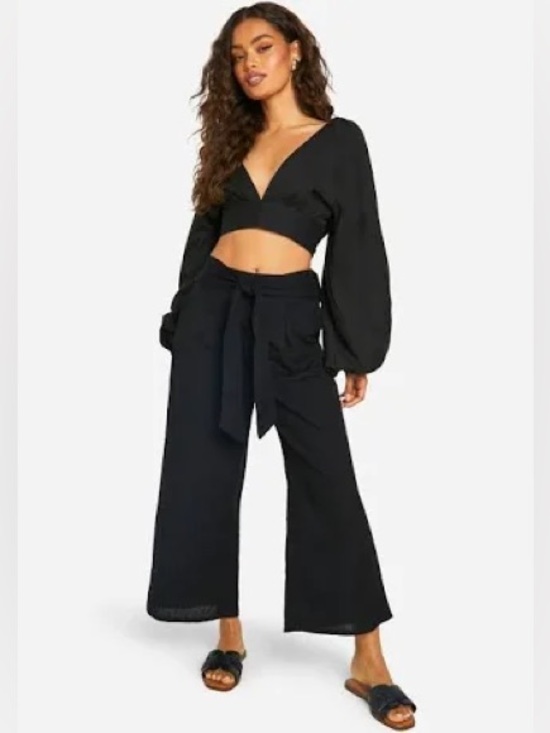 Boohoo Pants - Boohoo Wide Leg Crop High Rise Black Pleated Pants with Belt Women’s 4